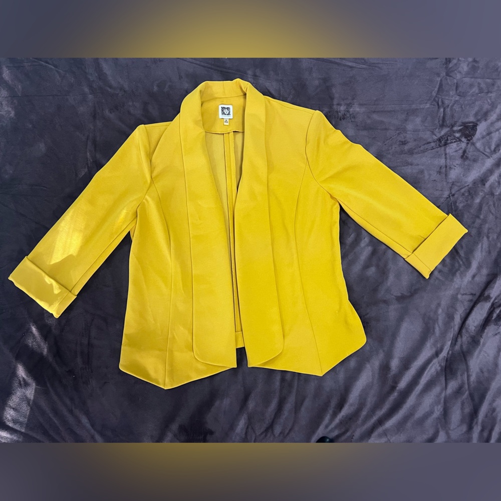 Anne Klein Yellow blazer . Wore once only . In great condition